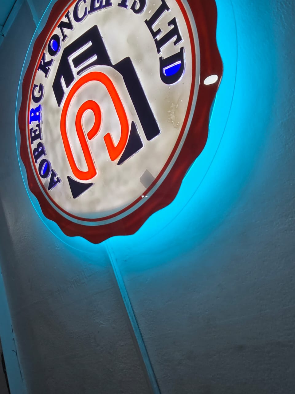 Blue and white branded banner with ISAVI PREFERRED text